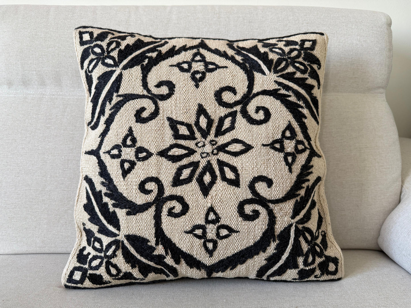 Suzani Kilim cushion cover (50x50cm)
