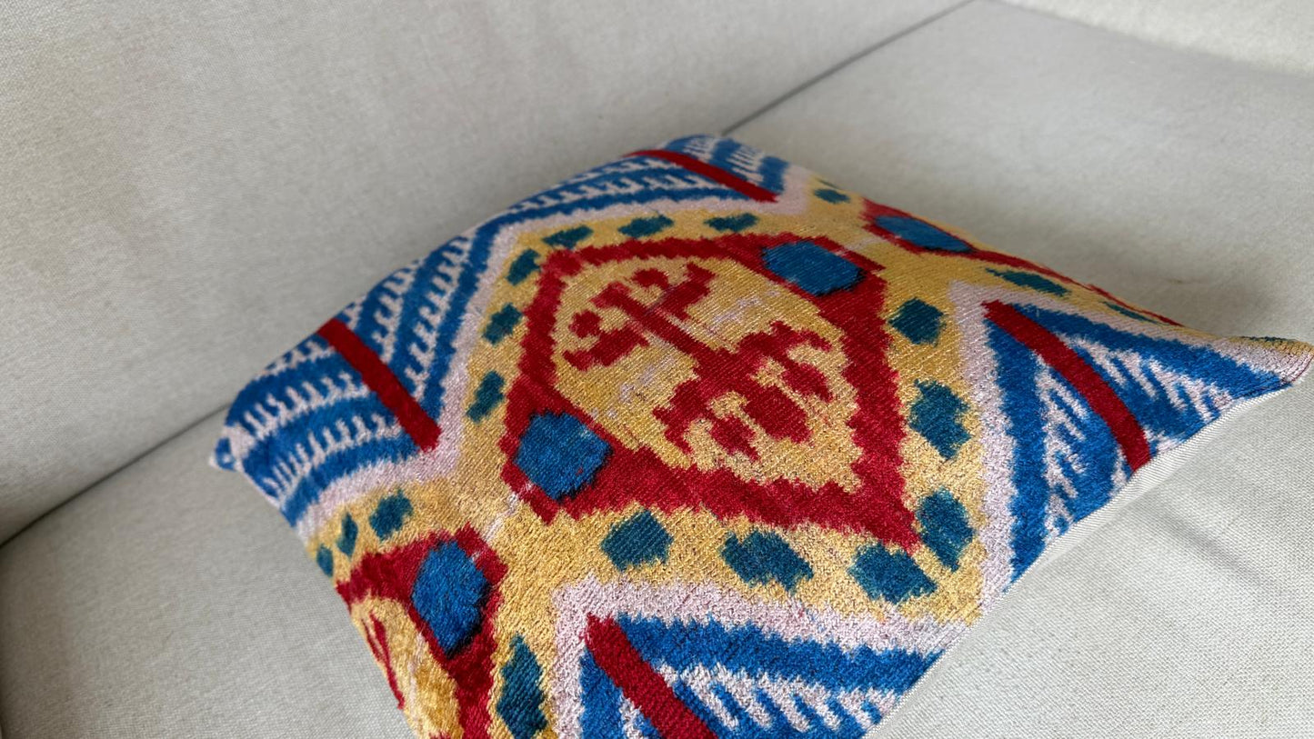 Ikat Velvet cushion 40x40cm.