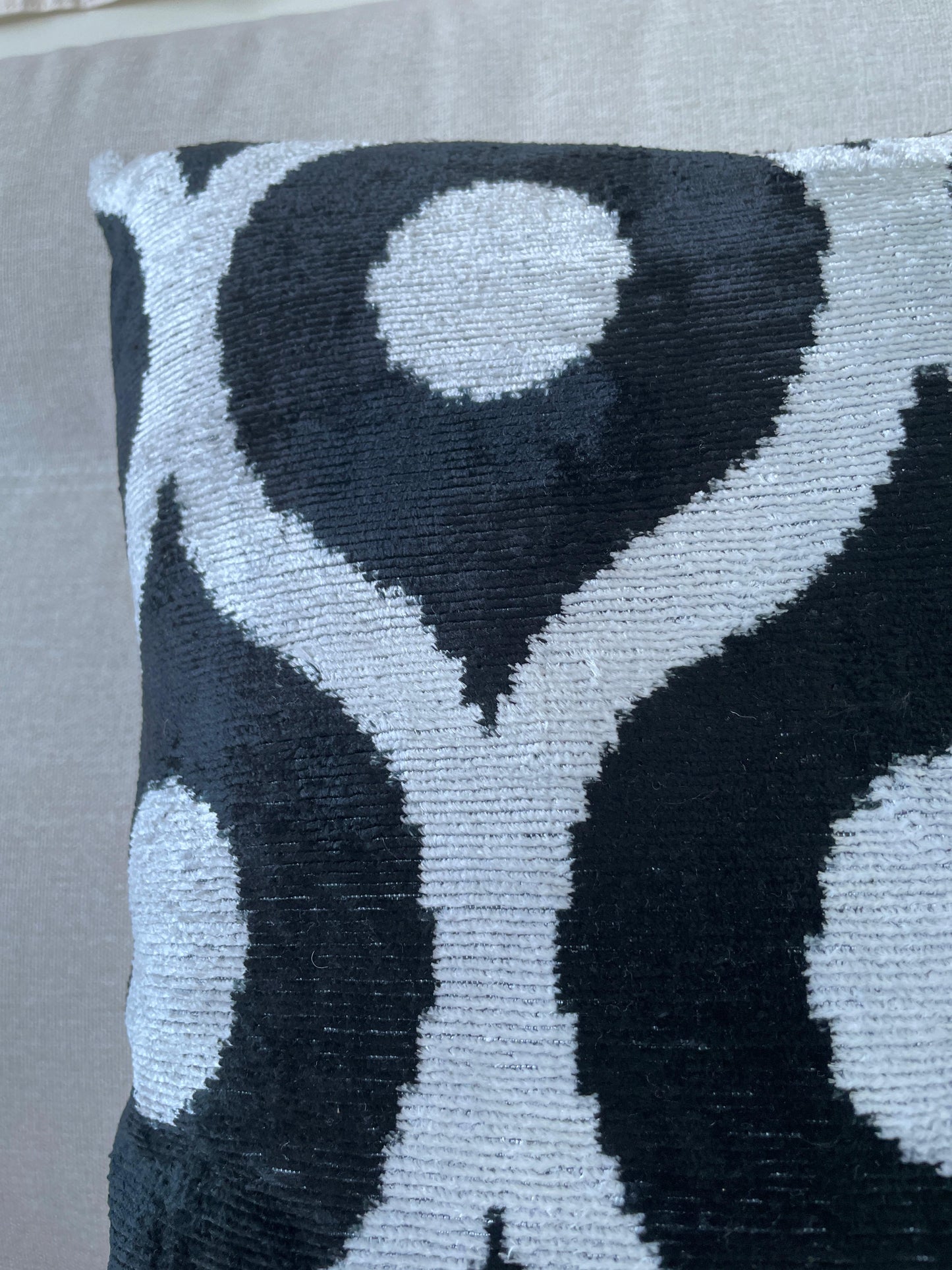 Ikat Velvet silk cushion 50x50cm.