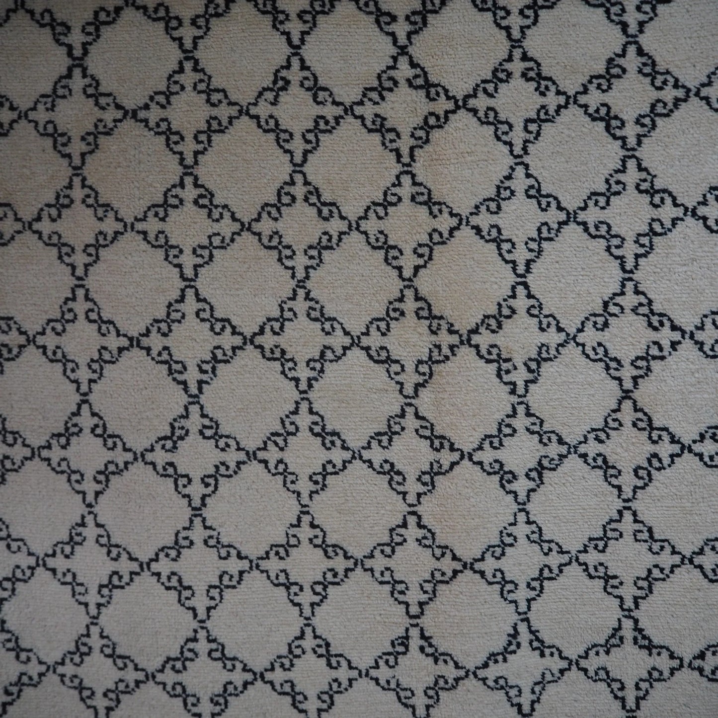 Contemporary Moroccan berber rug