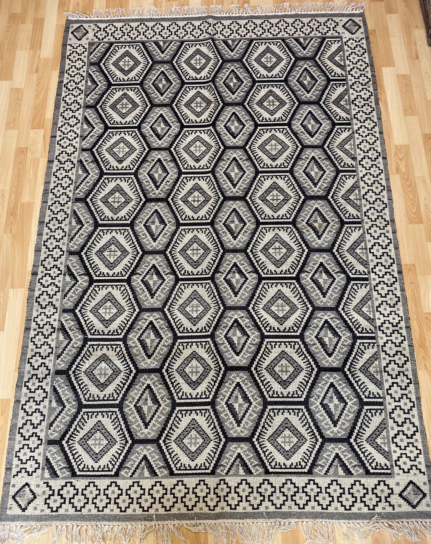 Vintage Sumak kilim