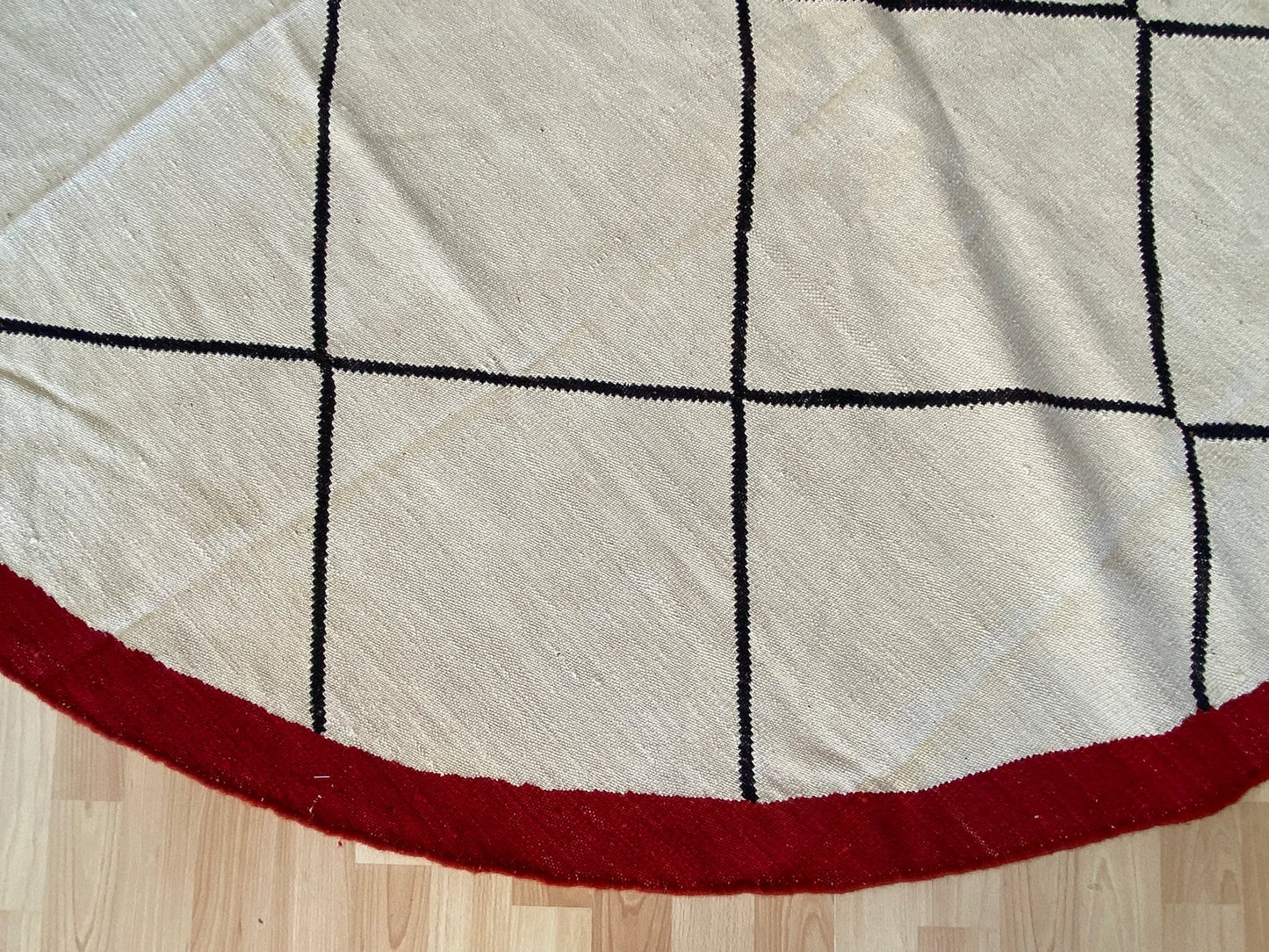 Round moroccan design Kilim
