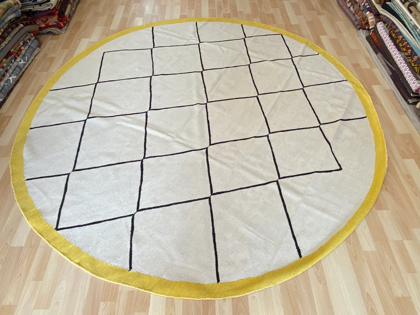 Round moroccan design Kilim