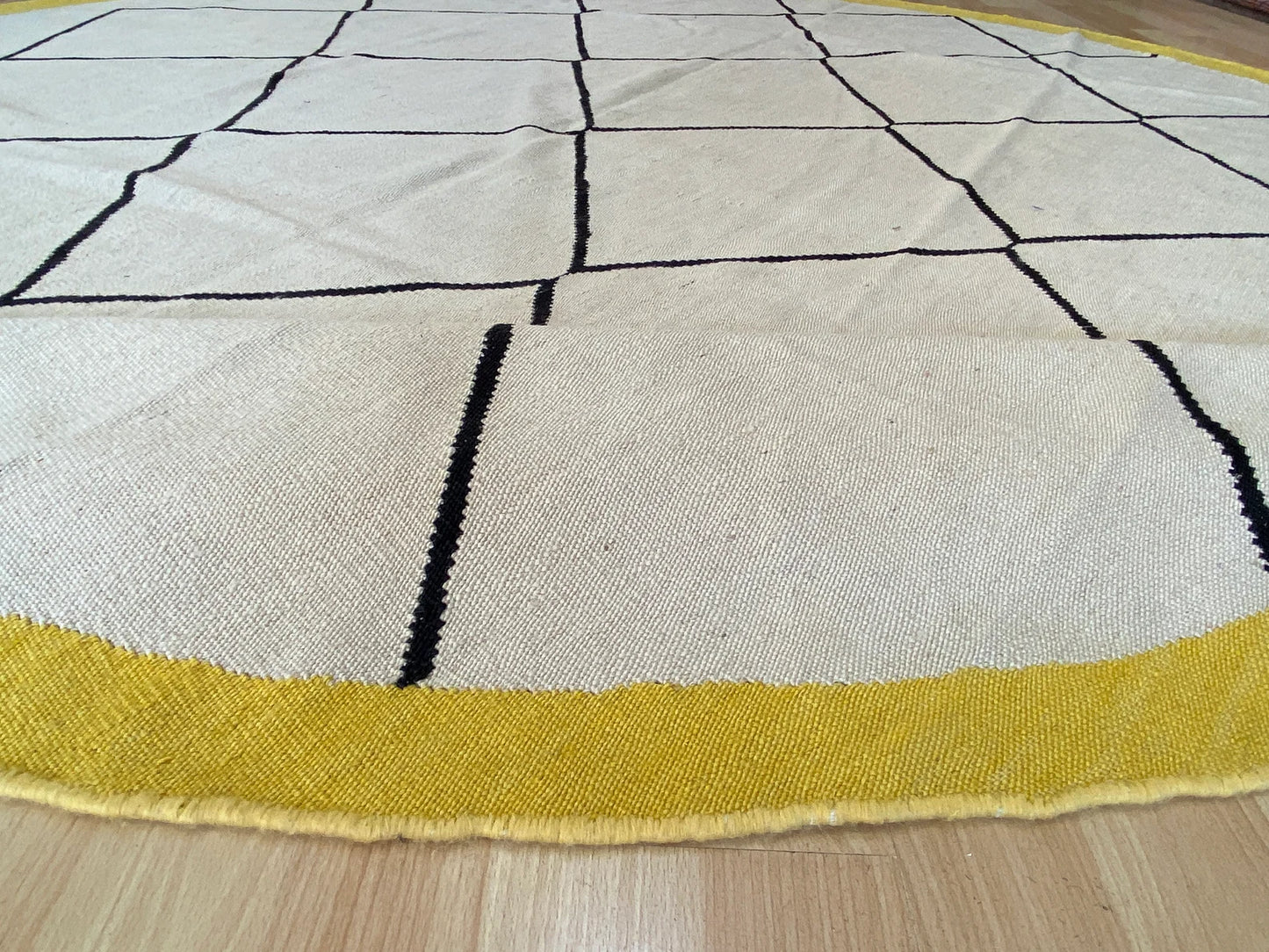 Round moroccan design Kilim