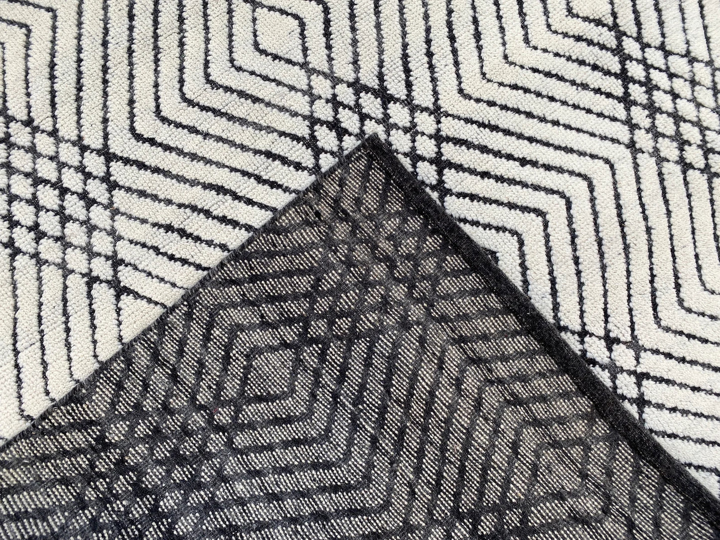 Modern Two-tone Rug