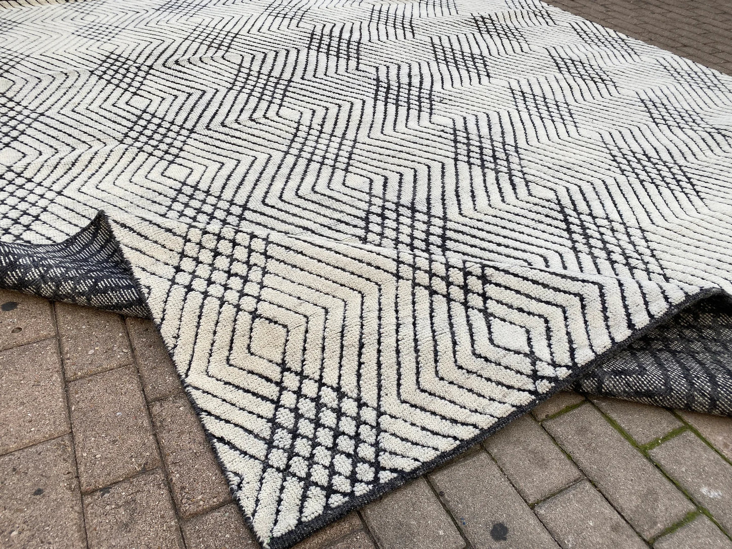 Modern Two-tone Rug