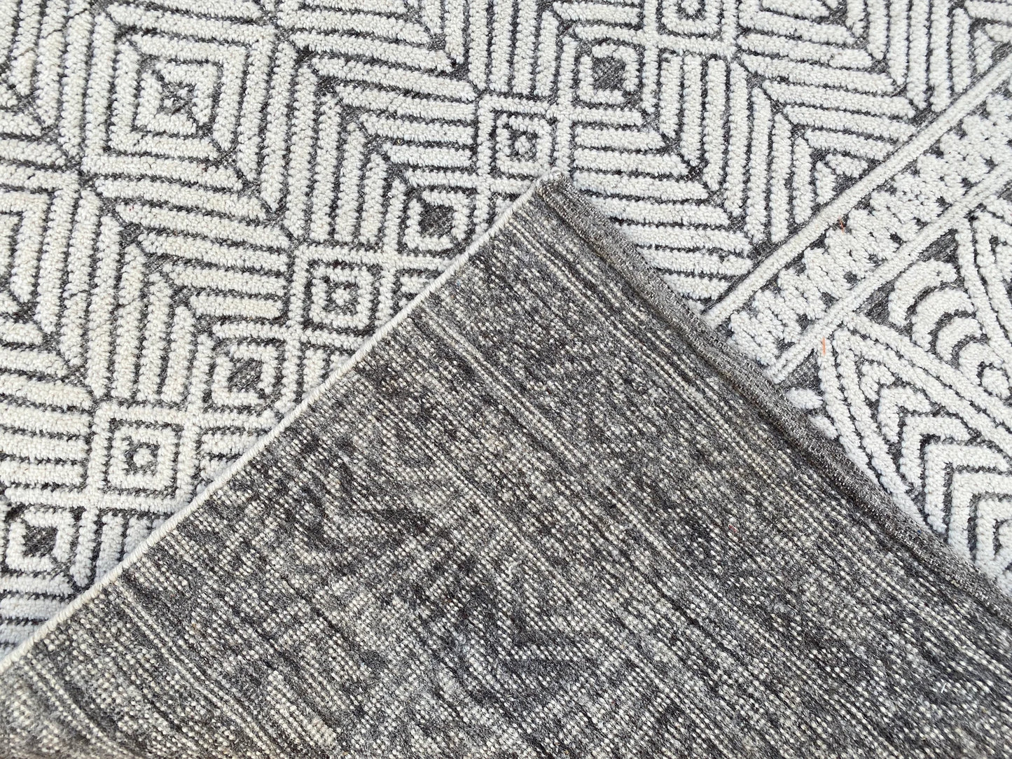 Stunning Modern Art rug.