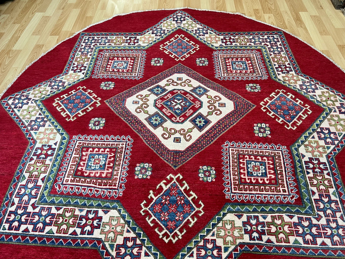 Stunning Round Shape Oriental Rug