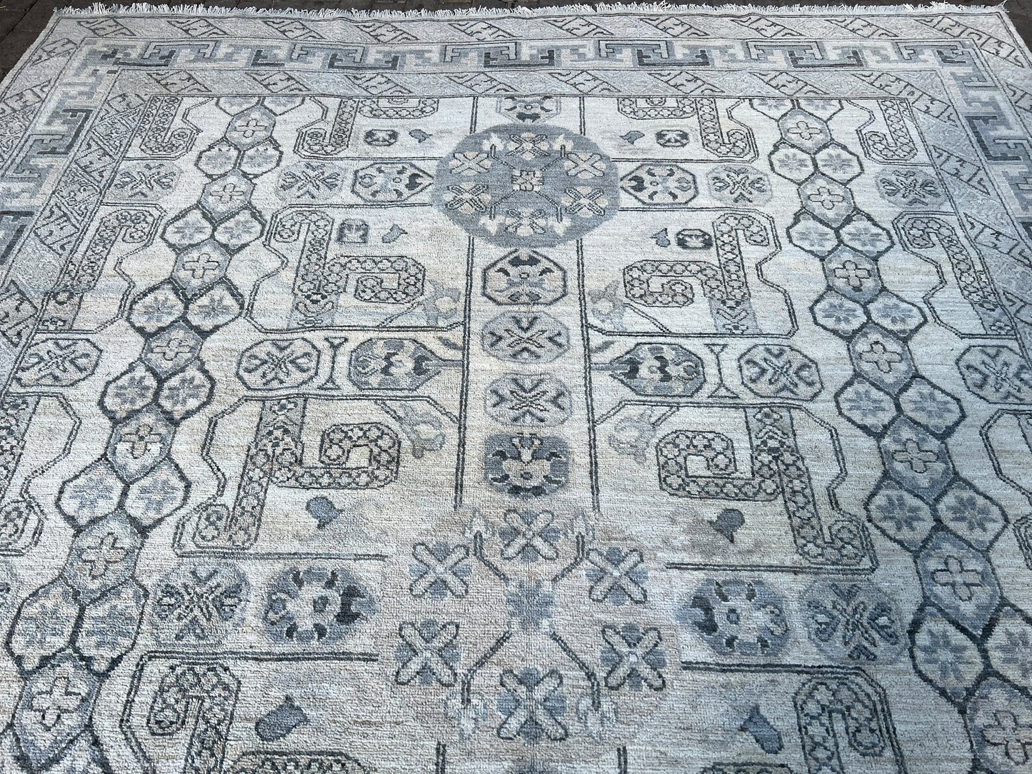 Khotan Oriental Stunning Rug.