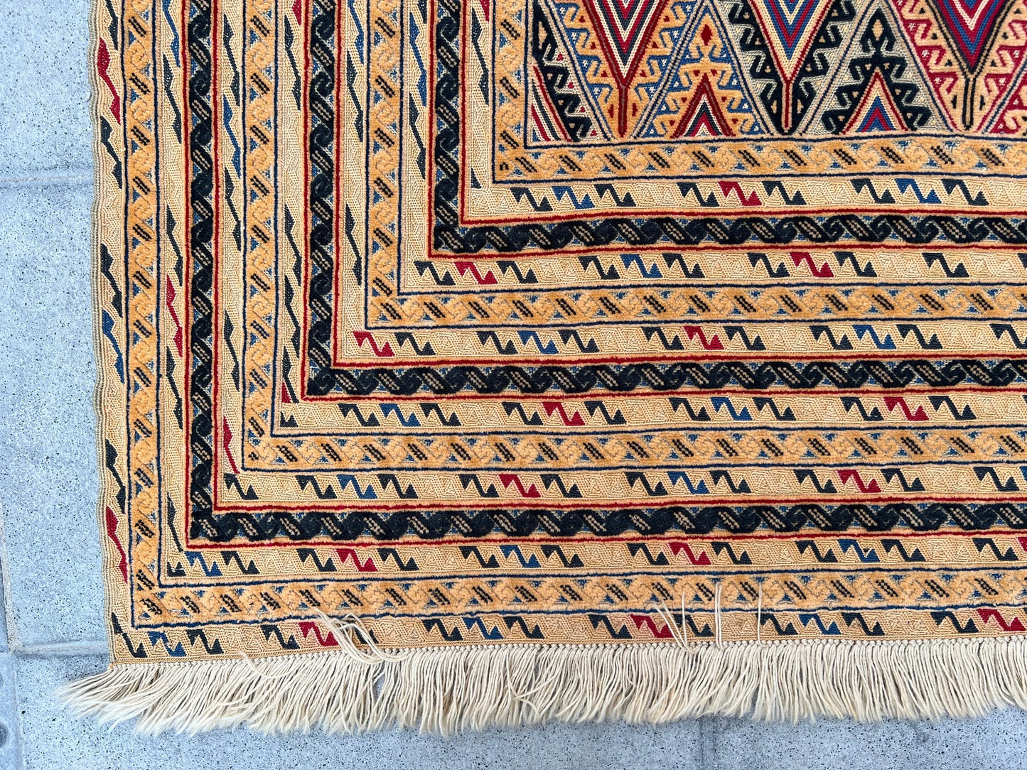 Mushwani Kilim.
