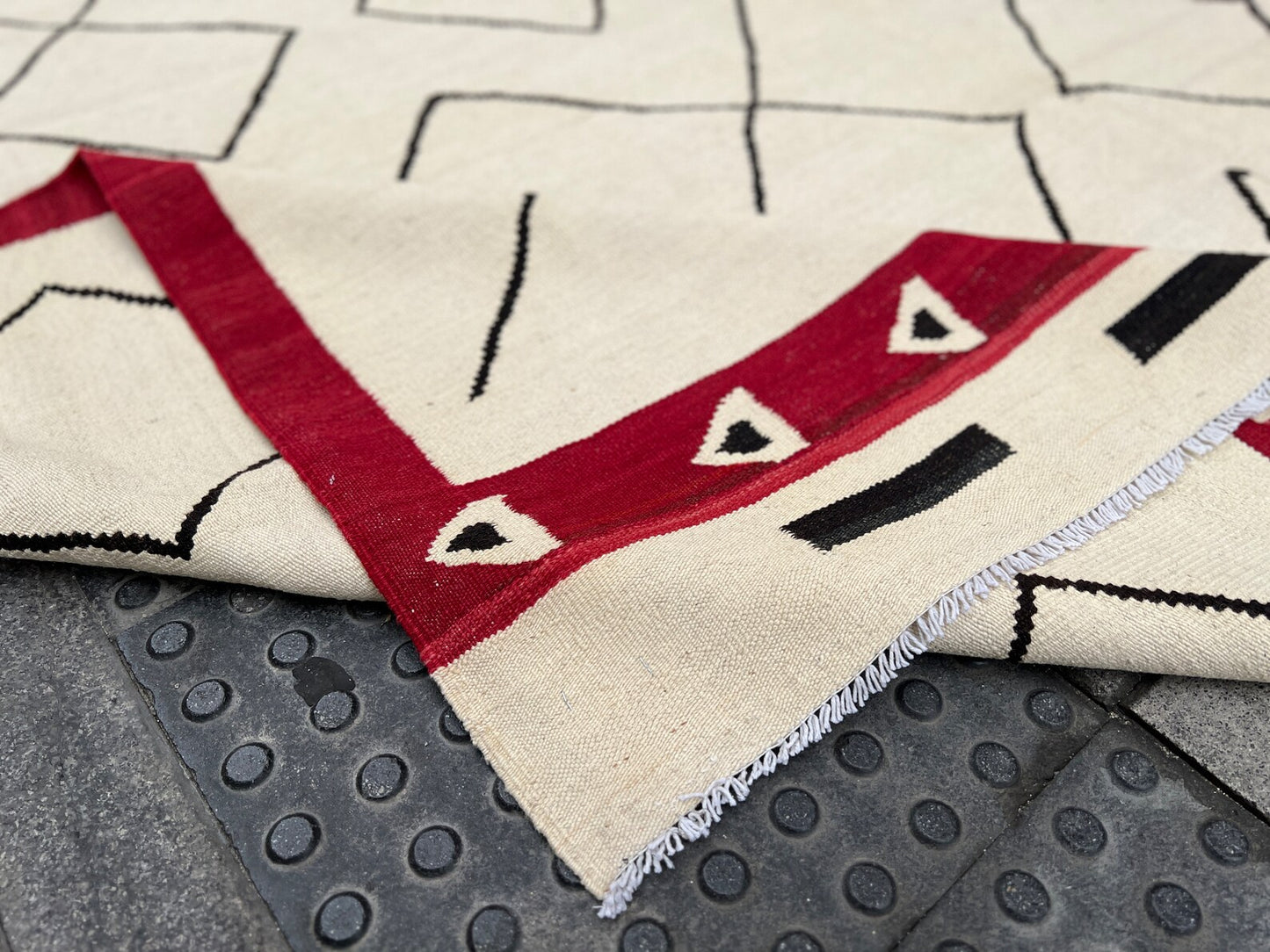 Contemporary Modern Kilim.