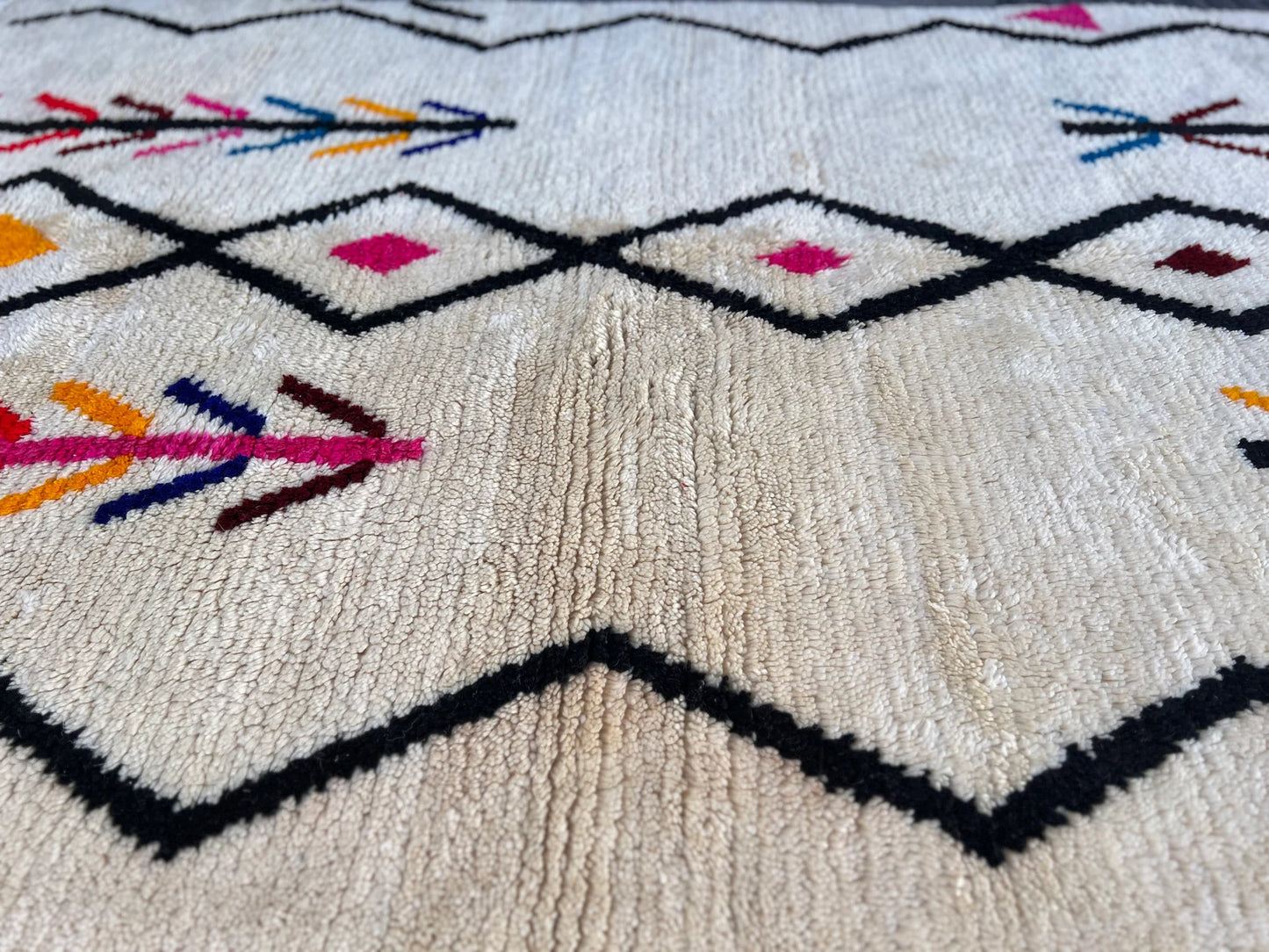 Contemporary Moroccan berber rug