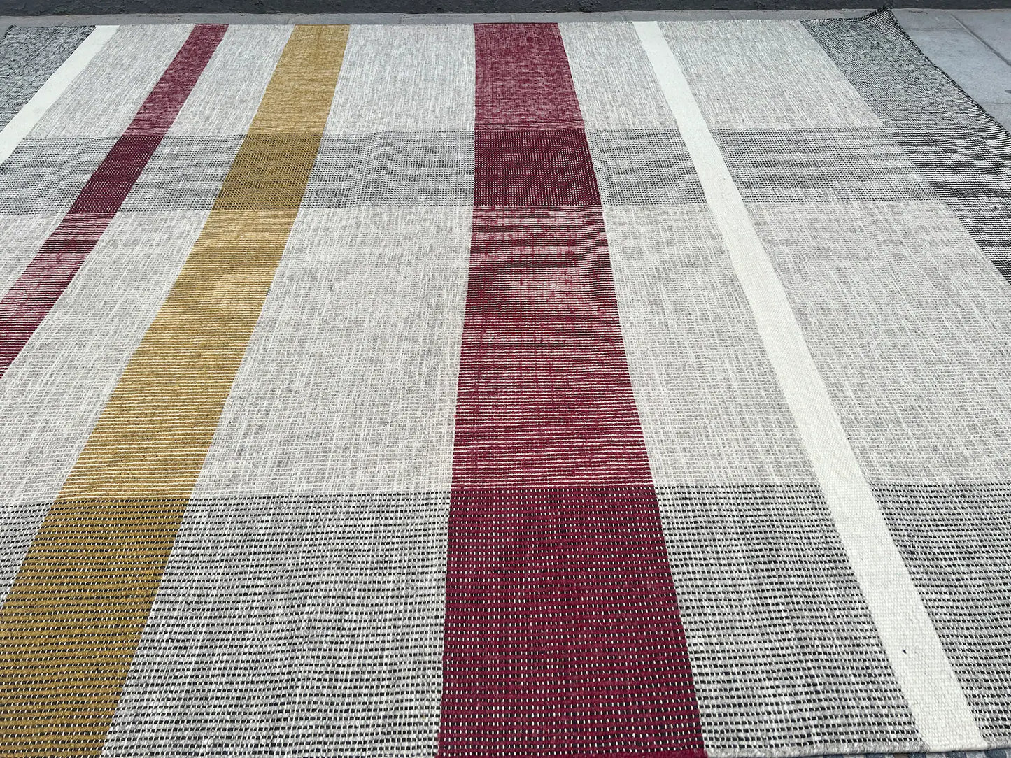 Contemporary stripe design kilim.