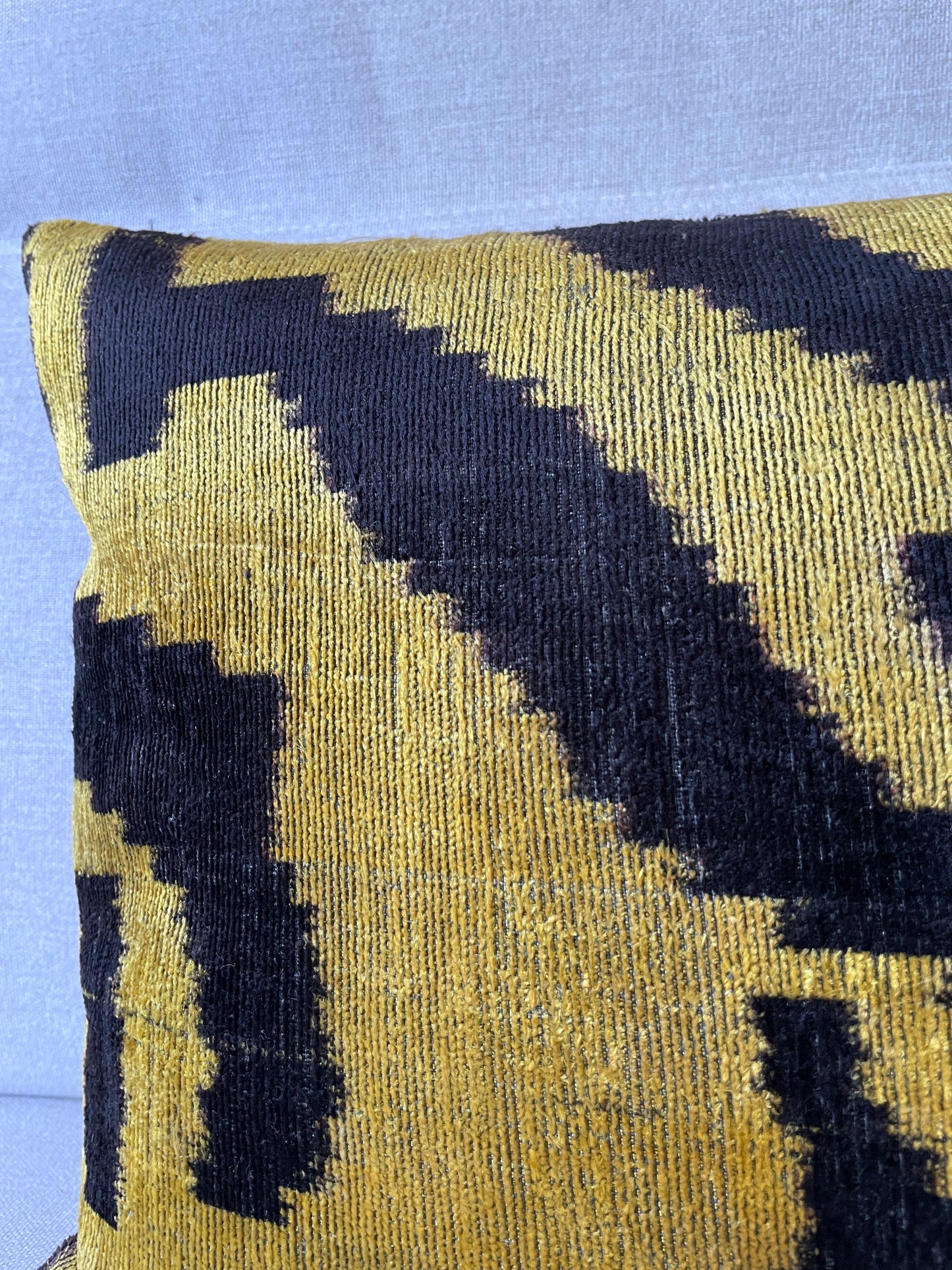 Ikat velvet cushion Hand made (40x60cm)