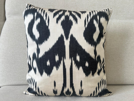 Ikat Velvet silk cushion 40x40cm.