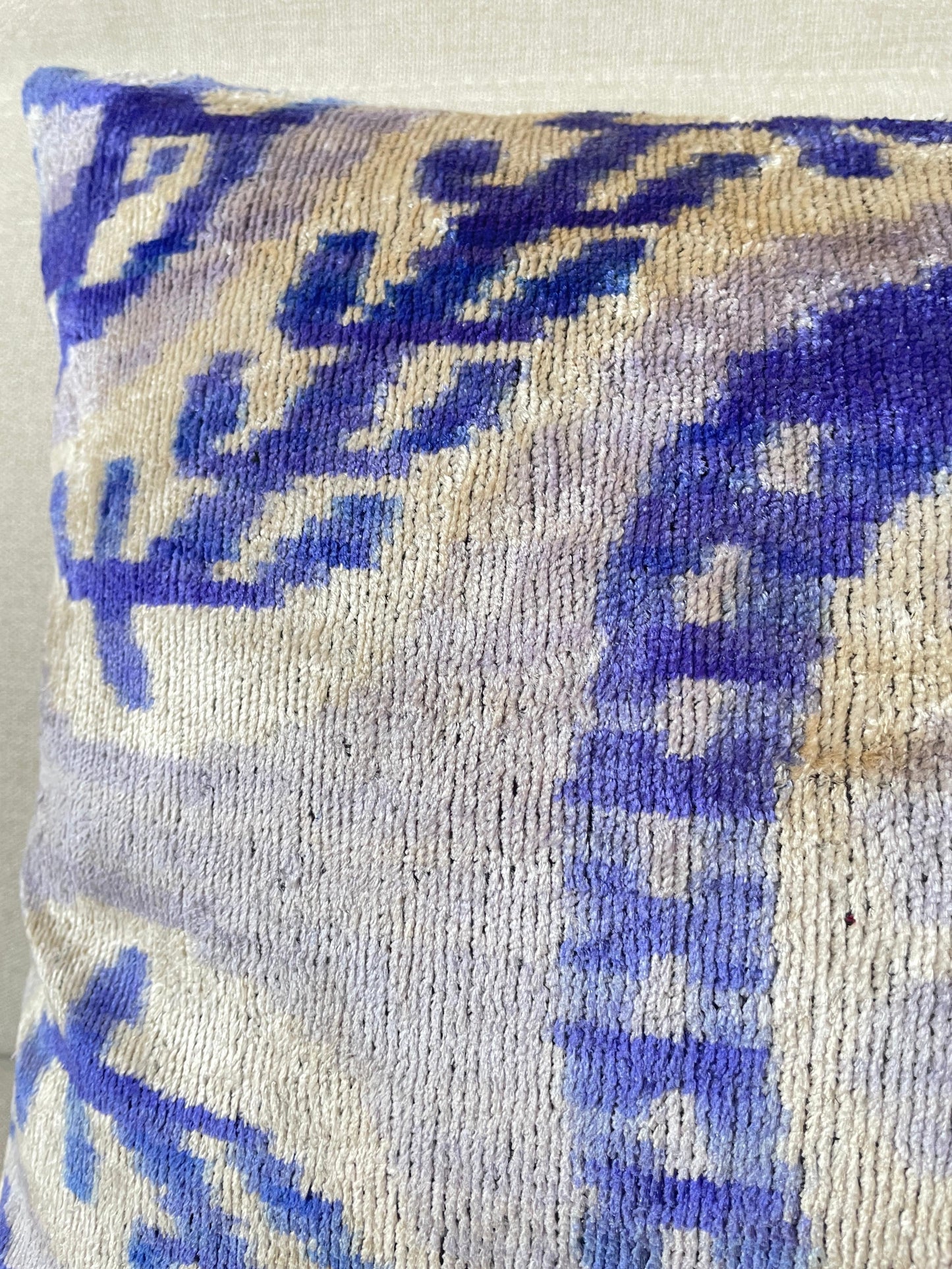 Ikat velvet cushion Hand made (40x60cm)