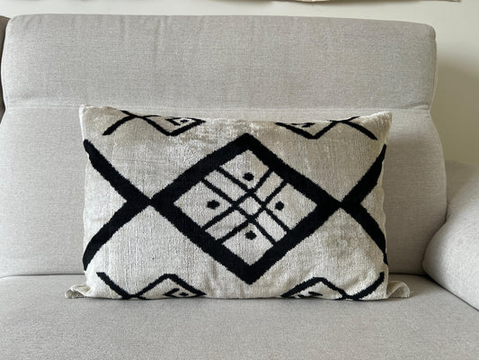 Ikat velvet cushion Hand made (40x60cm)