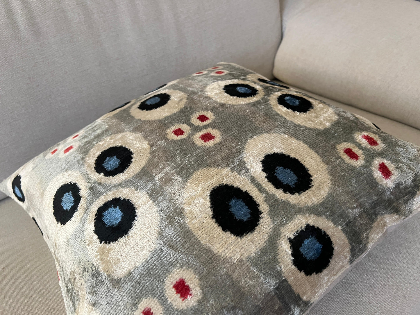 Ikat Velvet silk cushion 50x50cm.