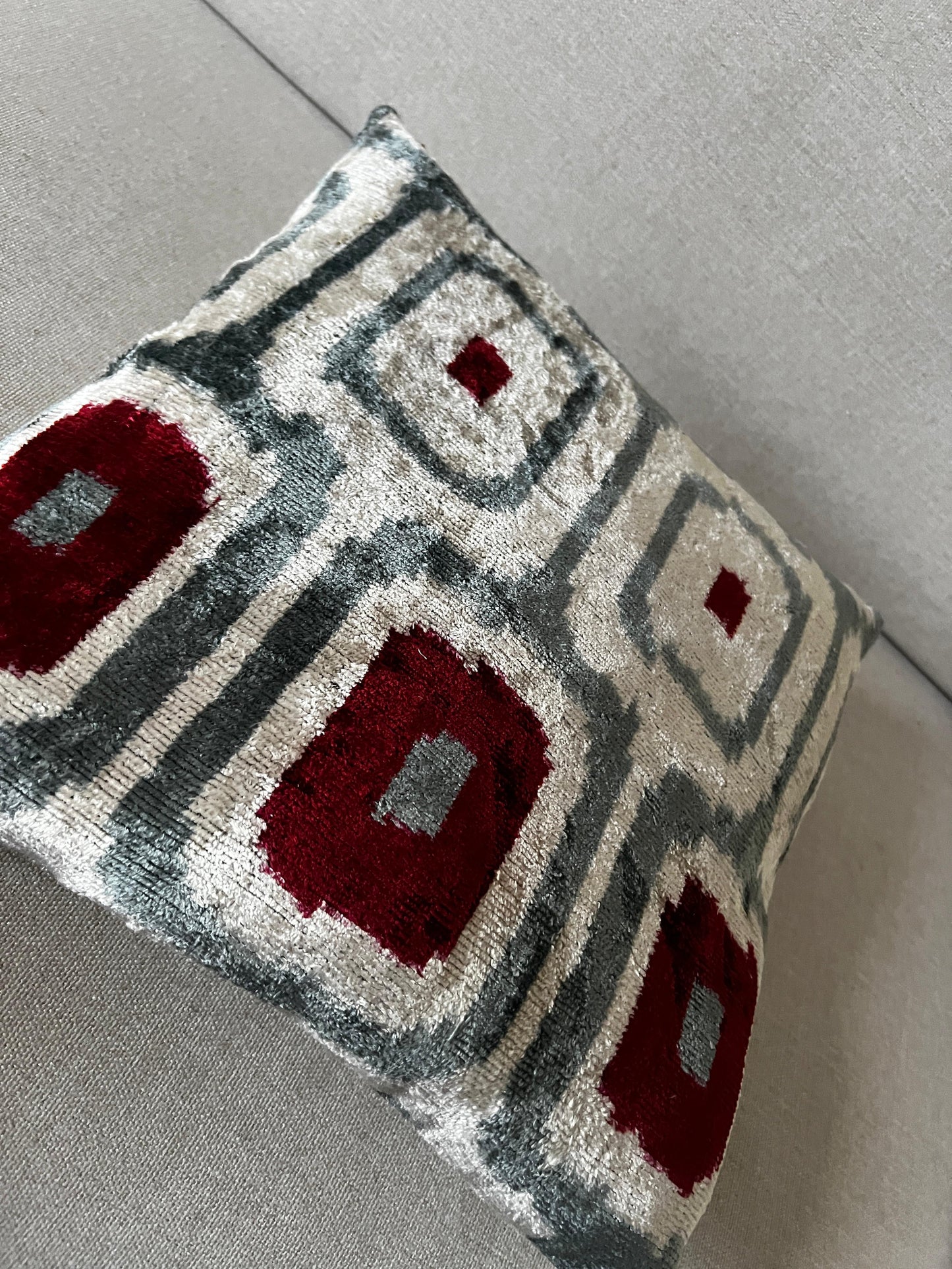 Ikat Velvet silk cushion 40x40cm.