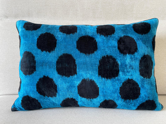 Ikat velvet cushion Hand made (40x60cm)