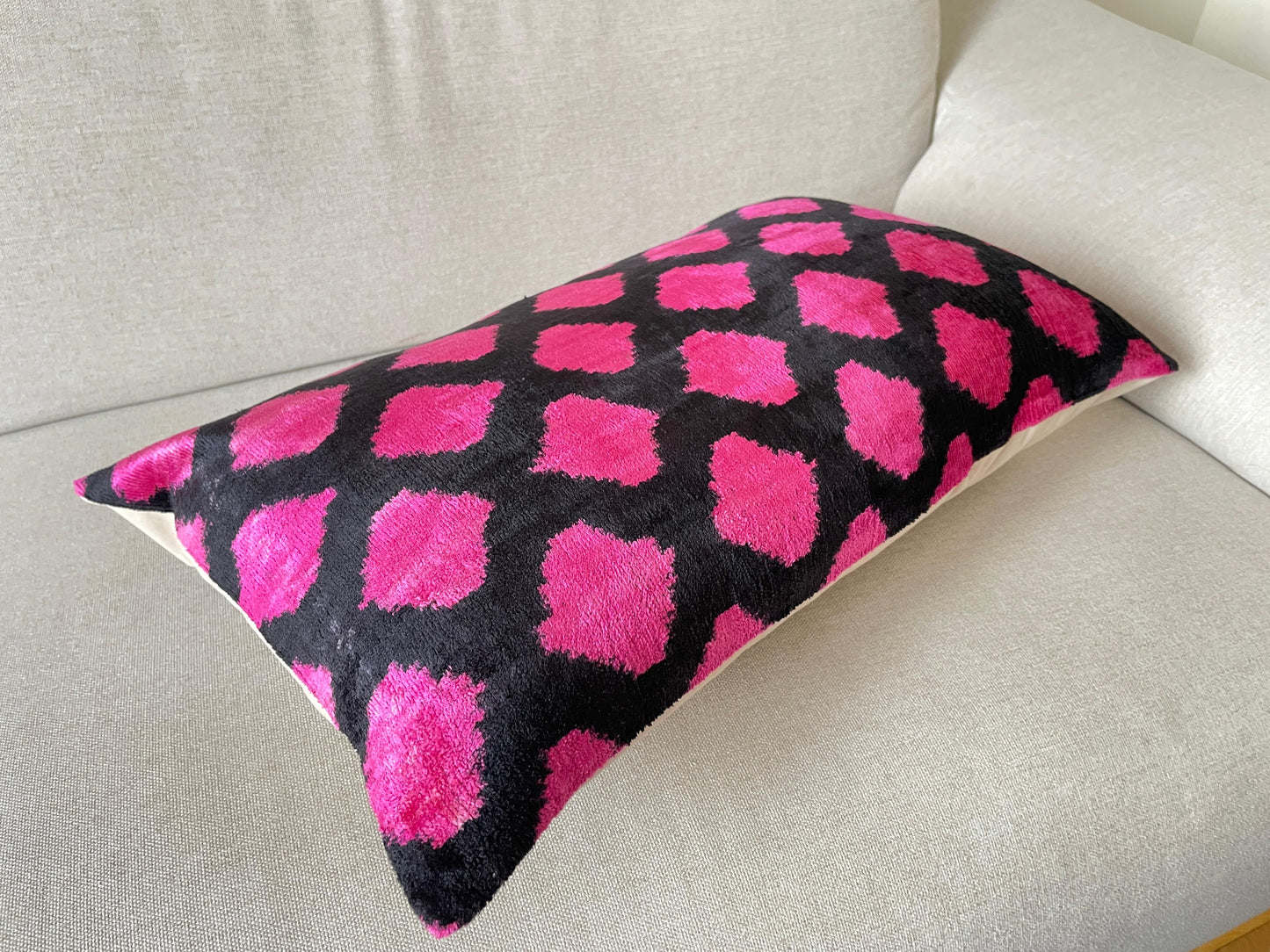 Ikat velvet cushion Hand made (40x60cm)