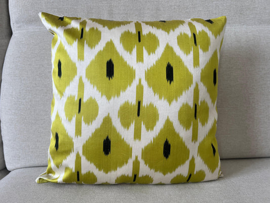 Ikat Velvet silk cushion 40x40cm.