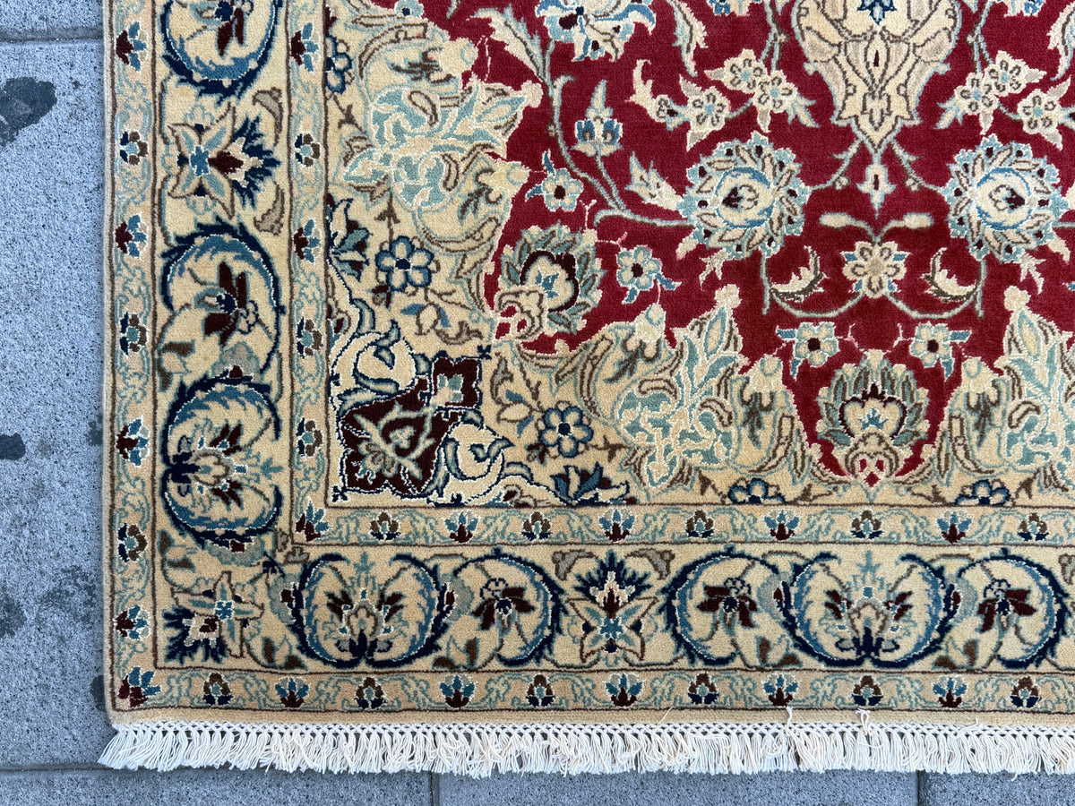 Nain Irani Silk Rug (195x123cm)