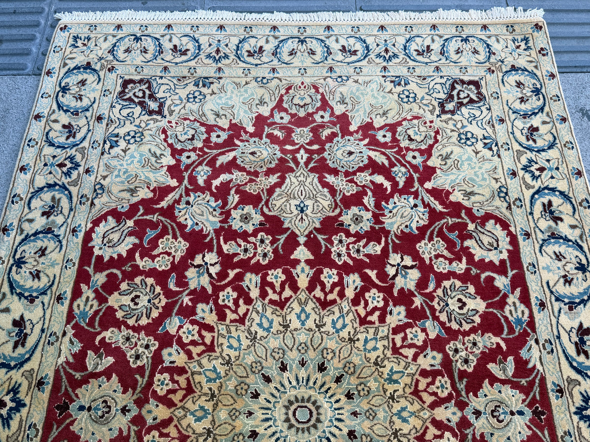 Nain Irani Silk Rug (195x123cm)