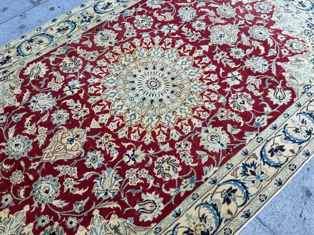 Nain Irani Silk Rug (195x123cm)