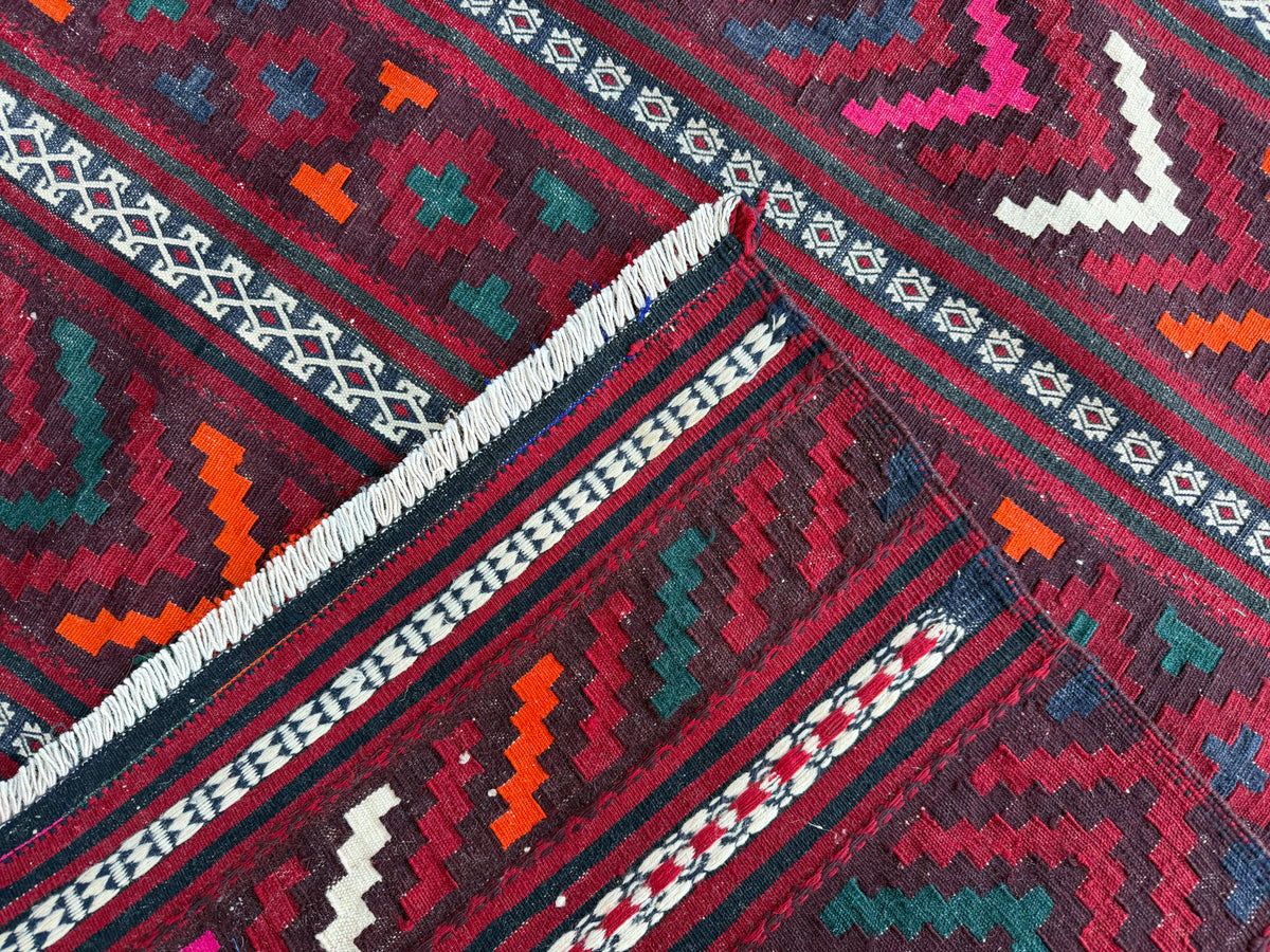 Vintage kilim 315 x 143cm