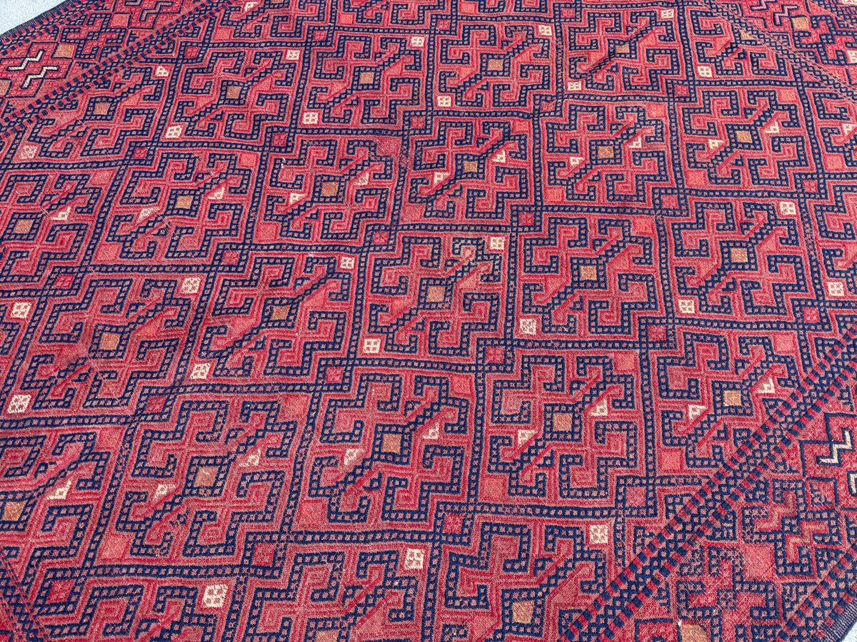 Vintage kilim 280 x 201cm
