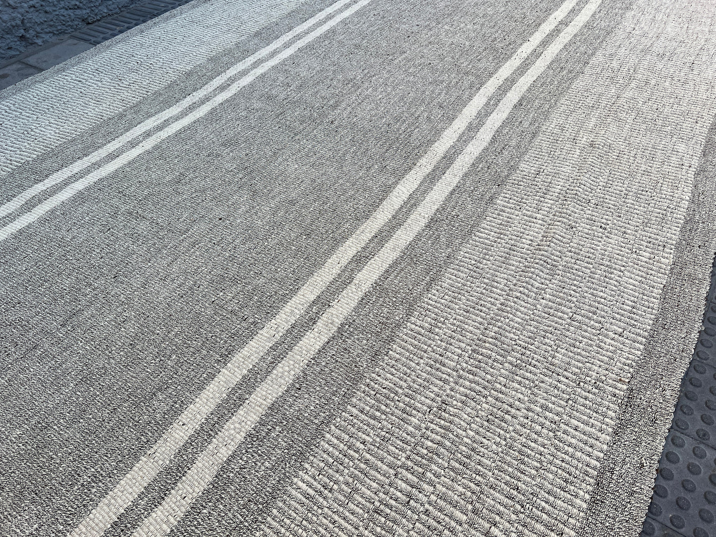 Contemporary Design kilim.
