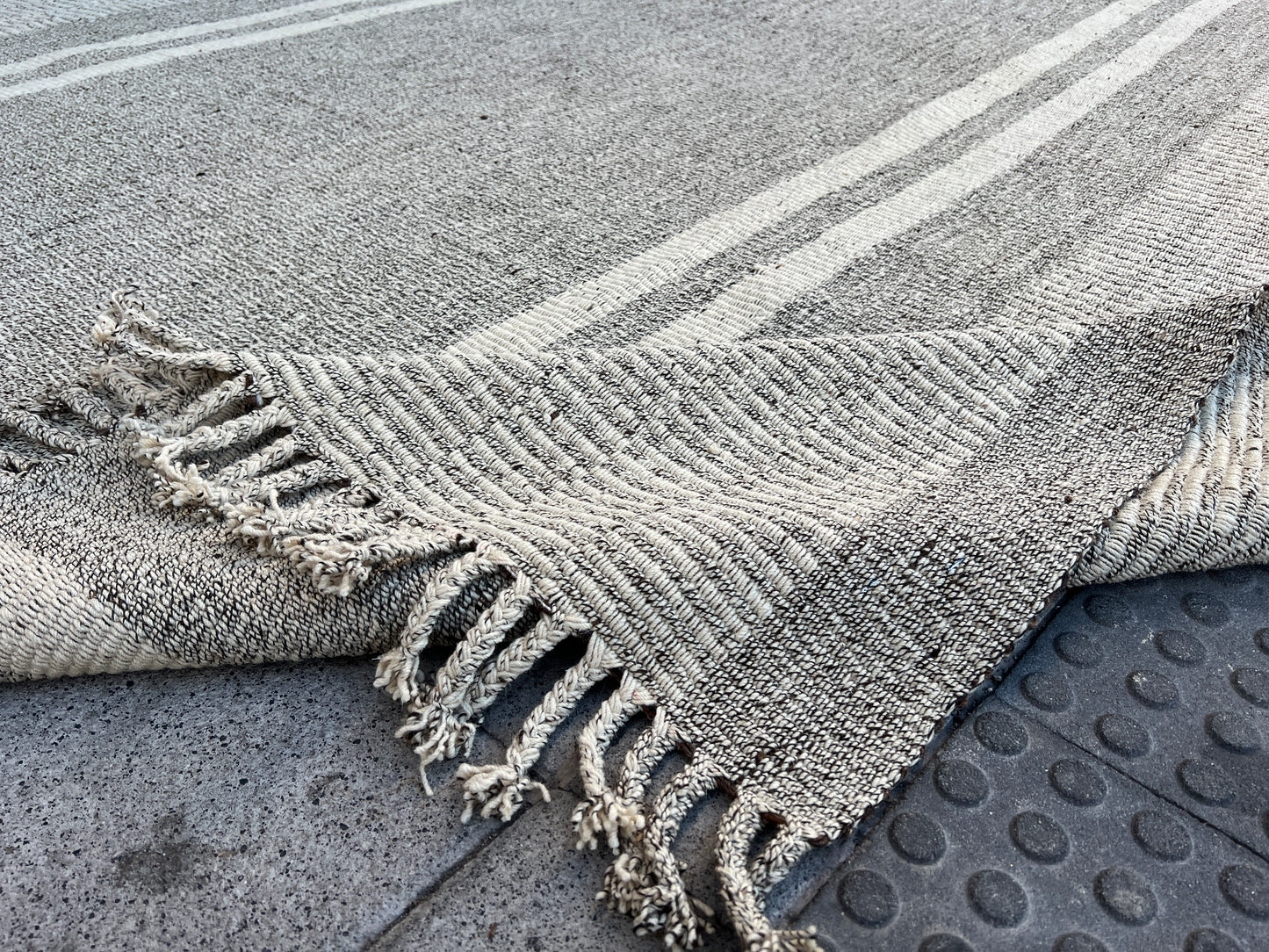 Contemporary Design kilim.