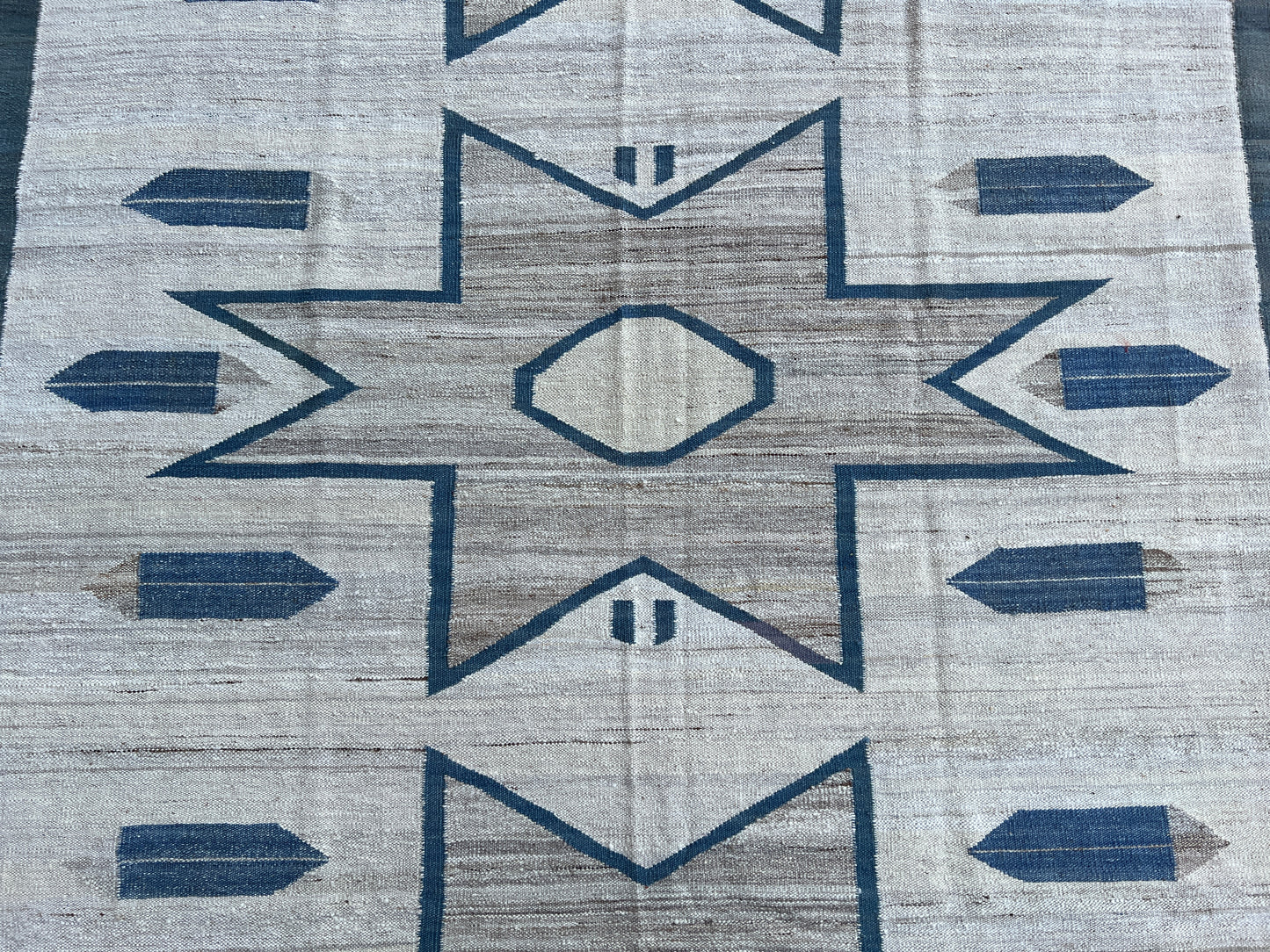 Contemporary Design kilim.