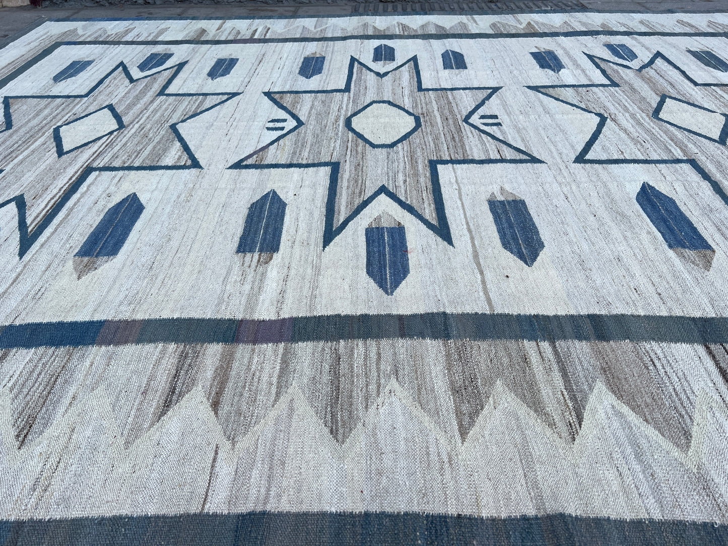 Contemporary Design kilim.