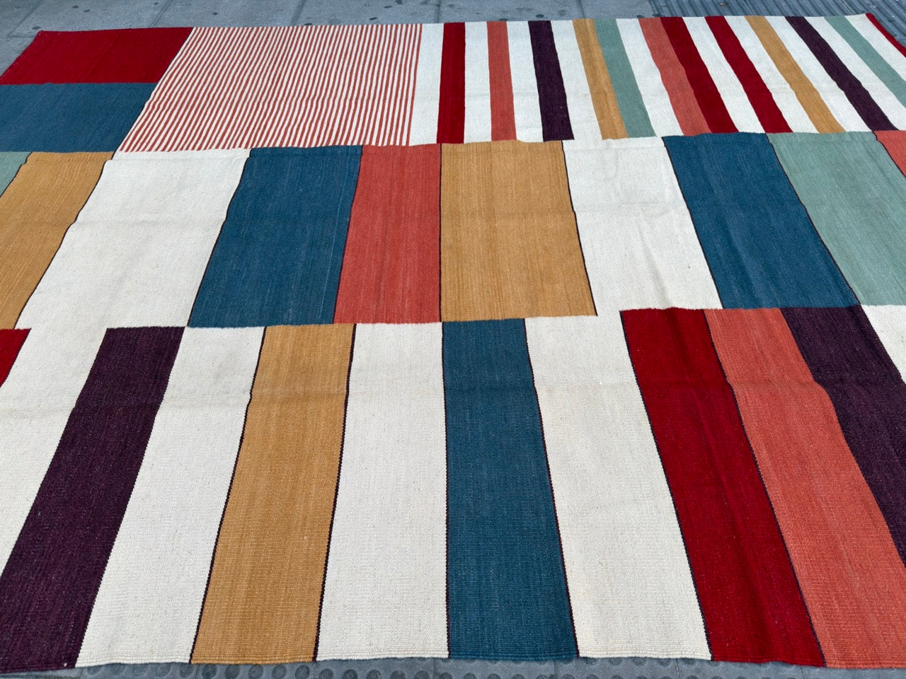 Contemporary design kilim 340x243cm