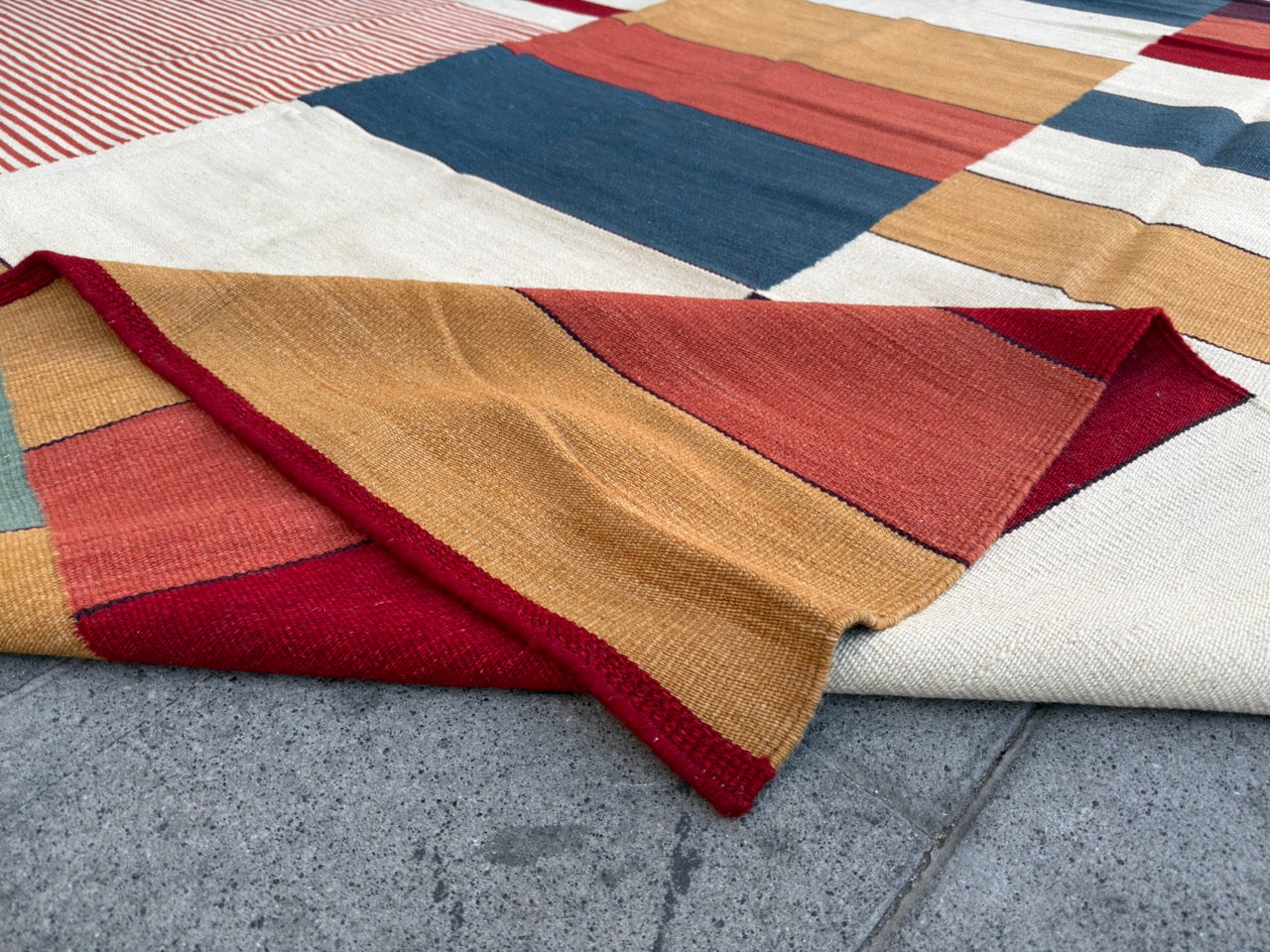 Contemporary design kilim 340x243cm