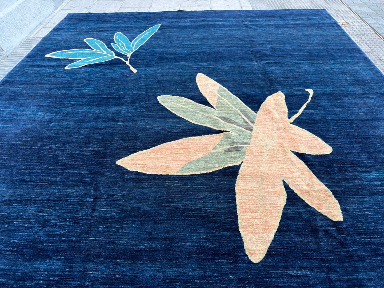 Contemporary design Hand knotted Rug (405x330cm)