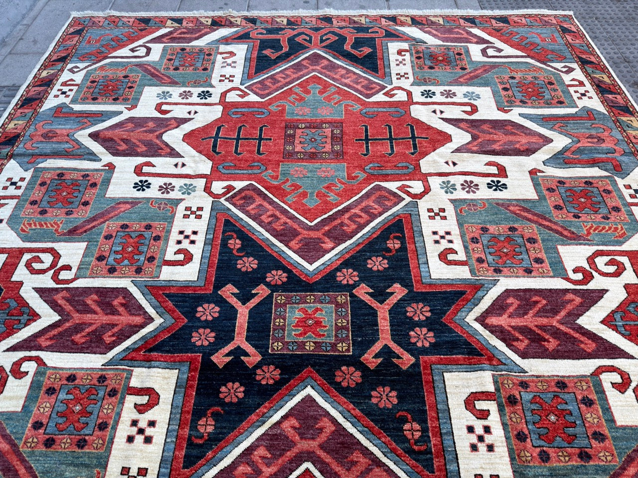 Oriental Hand knotted Rug (380x281cm)