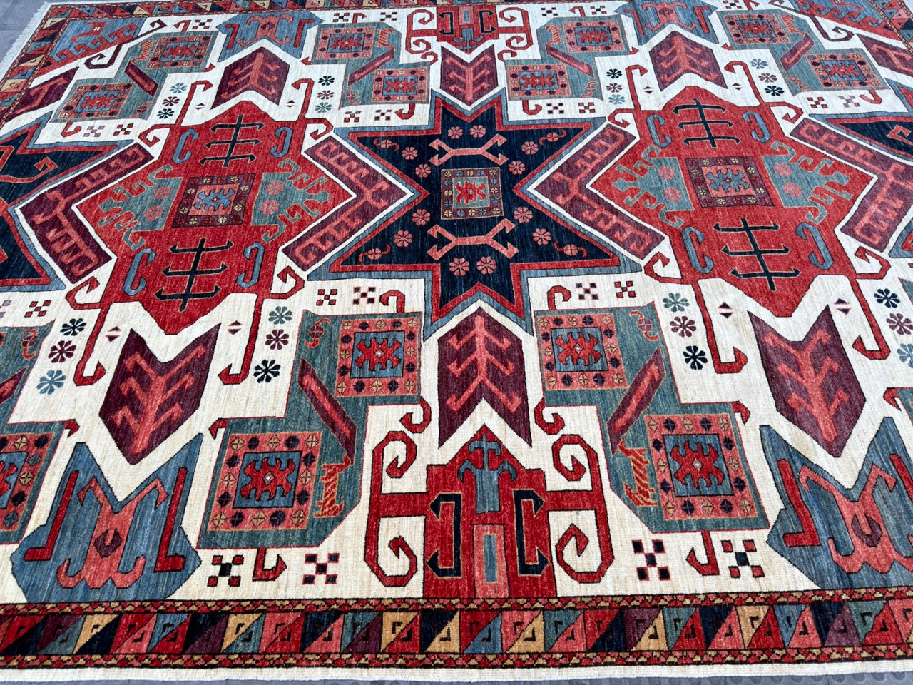 Oriental Hand knotted Rug (380x281cm)