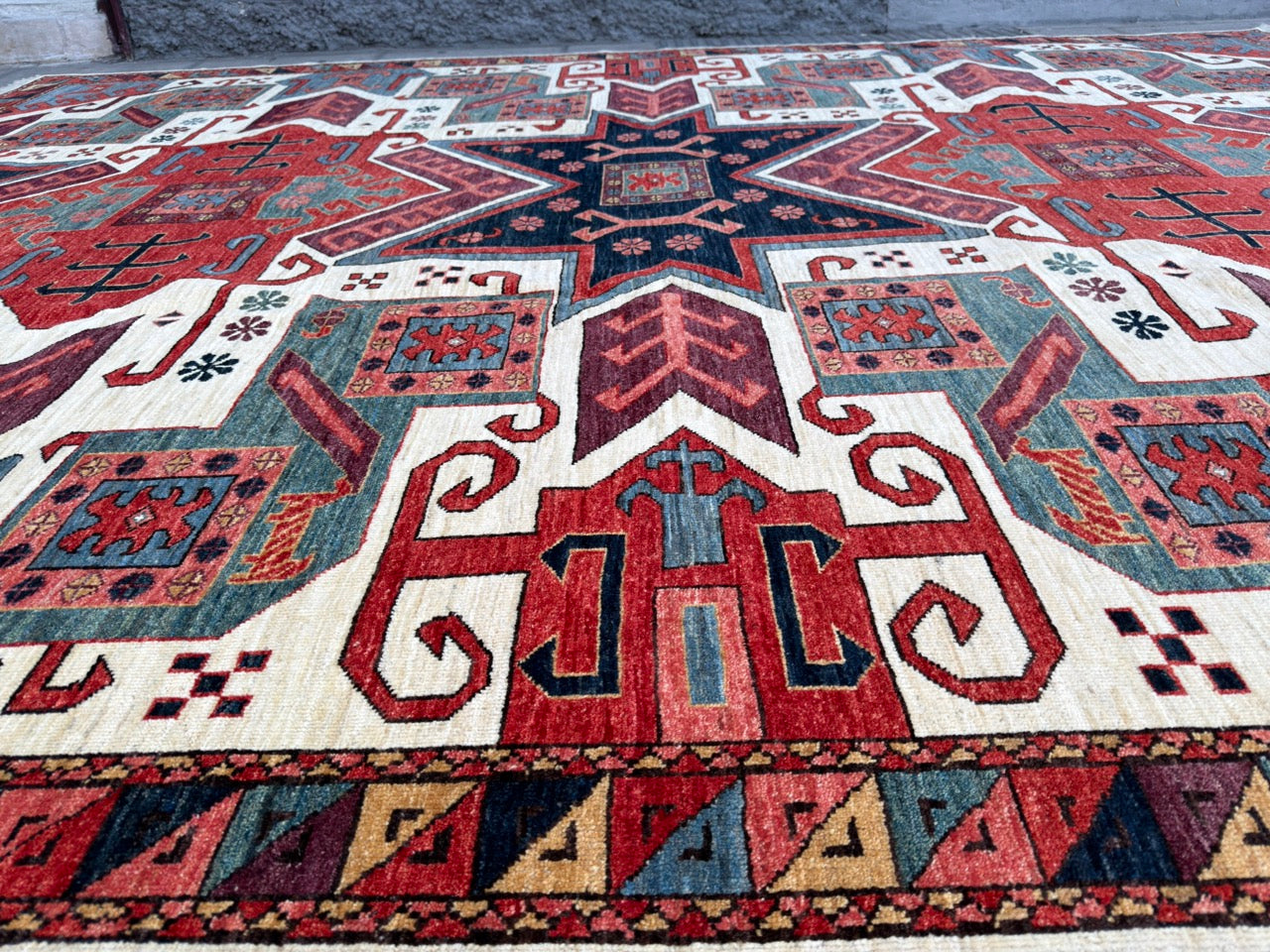 Oriental Hand knotted Rug (380x281cm)