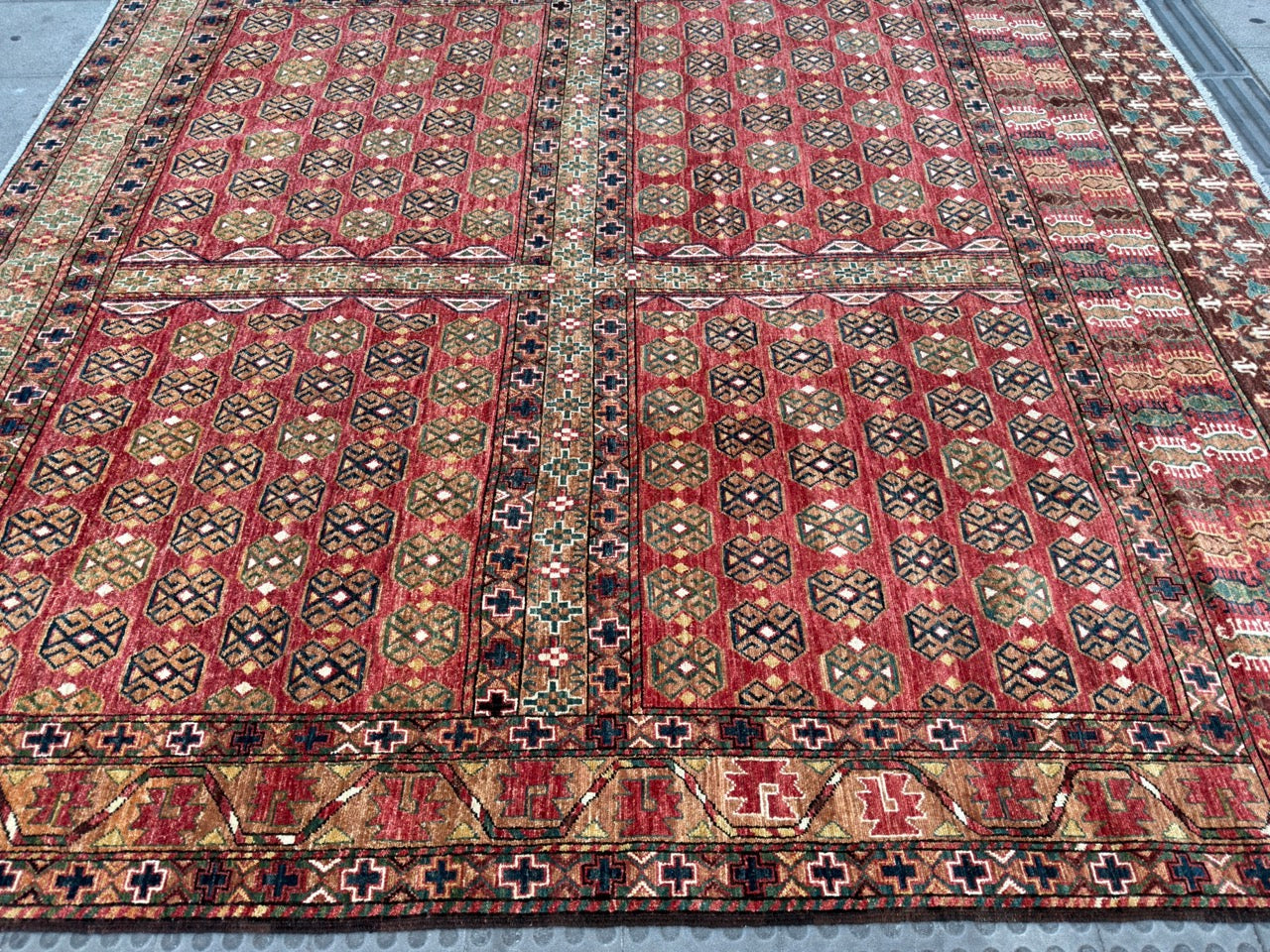 Oriental Rug 285x261cm
