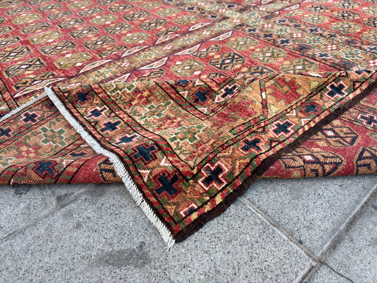 Oriental Rug 285x261cm