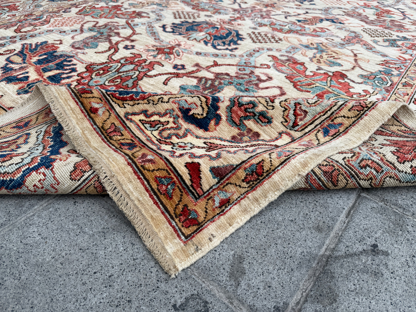 Seljuk Oriental rug 260x191cm