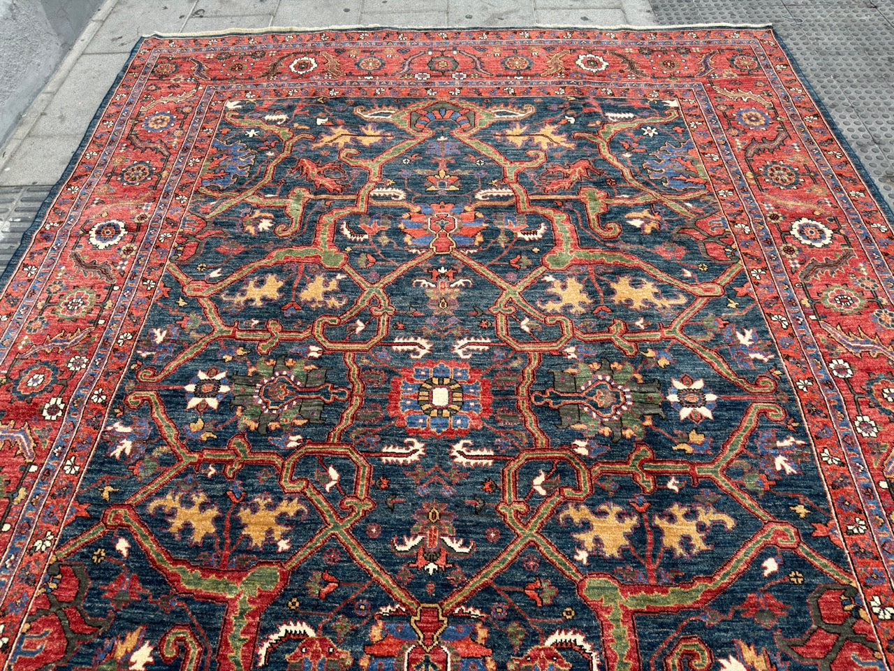 Oriental Hand knotted Rug (385x280cm)