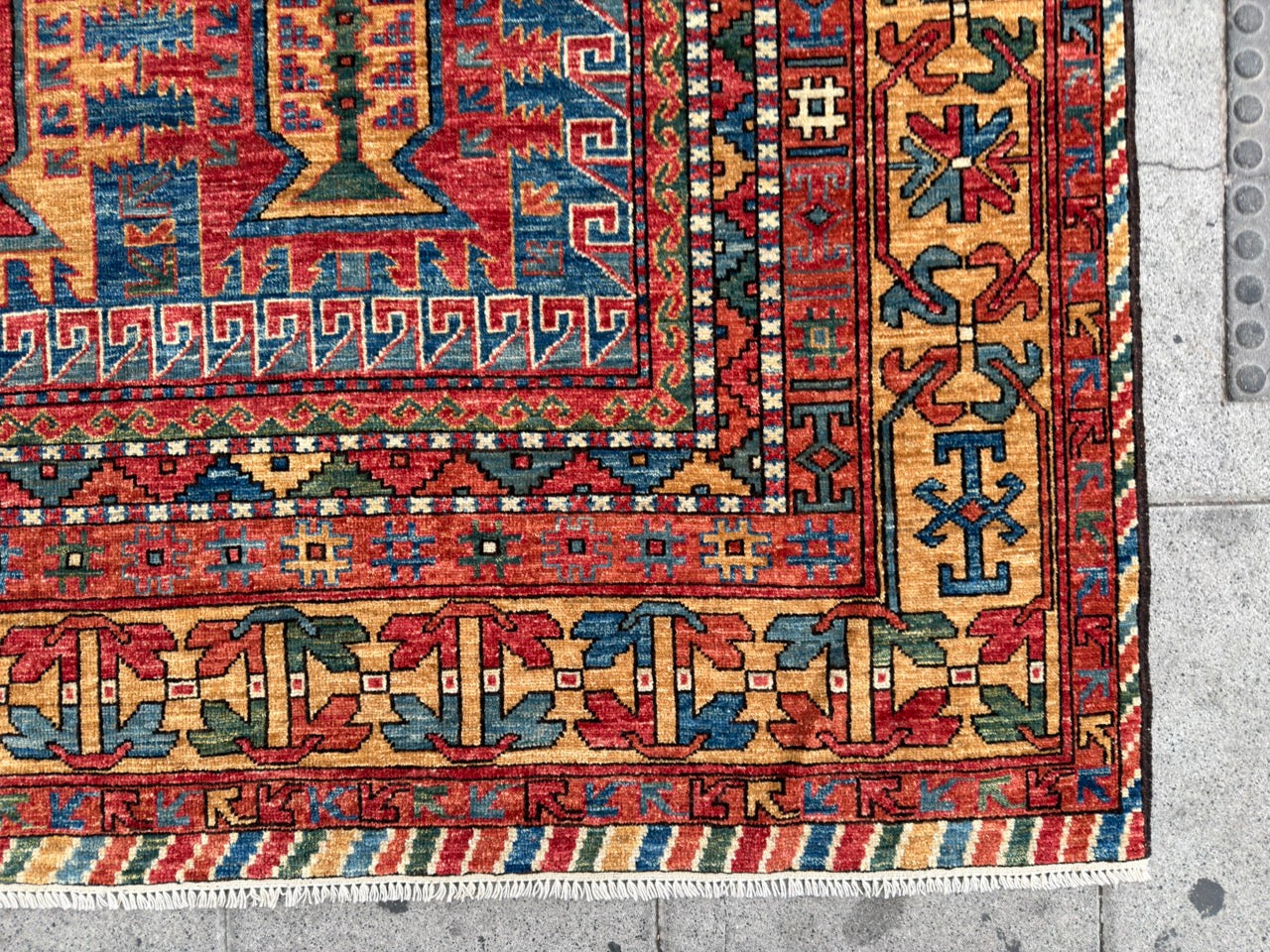 Saruki Oriental rug 290x220cm