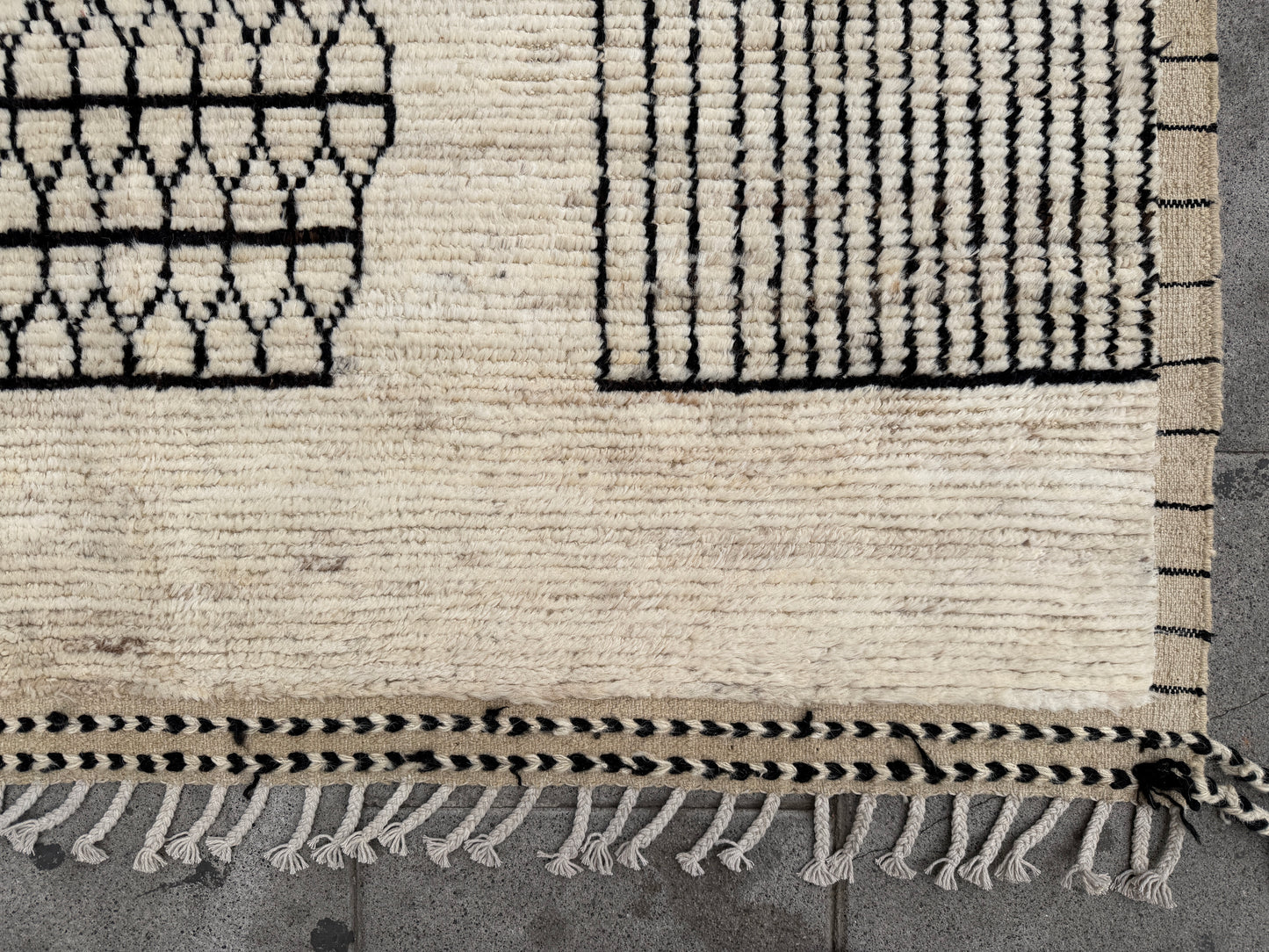 Berber Hand knotted Rug (373x279cm)