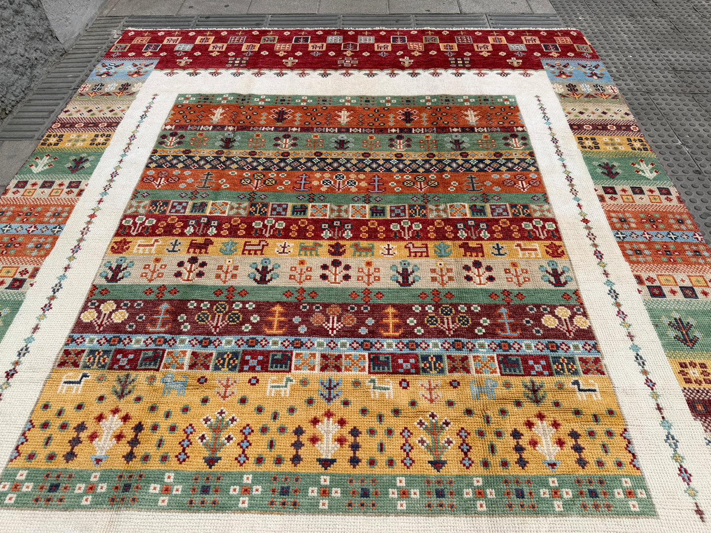 Berber Rug 307x242cm