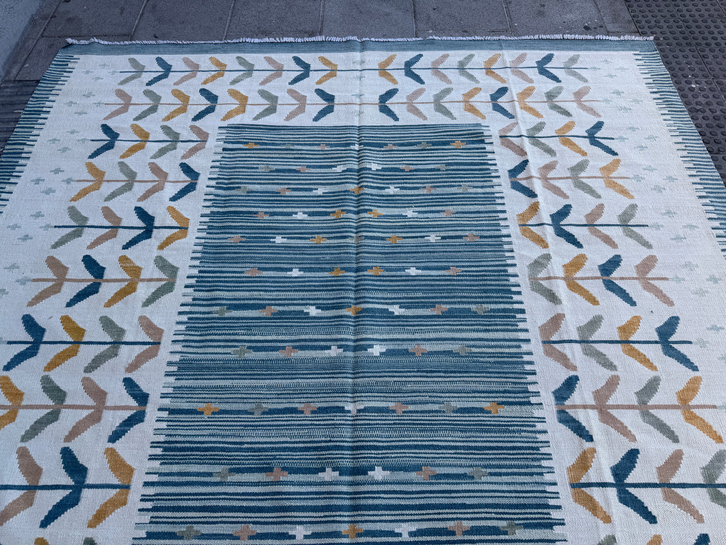 Contemporary design Kilim 306x247cm