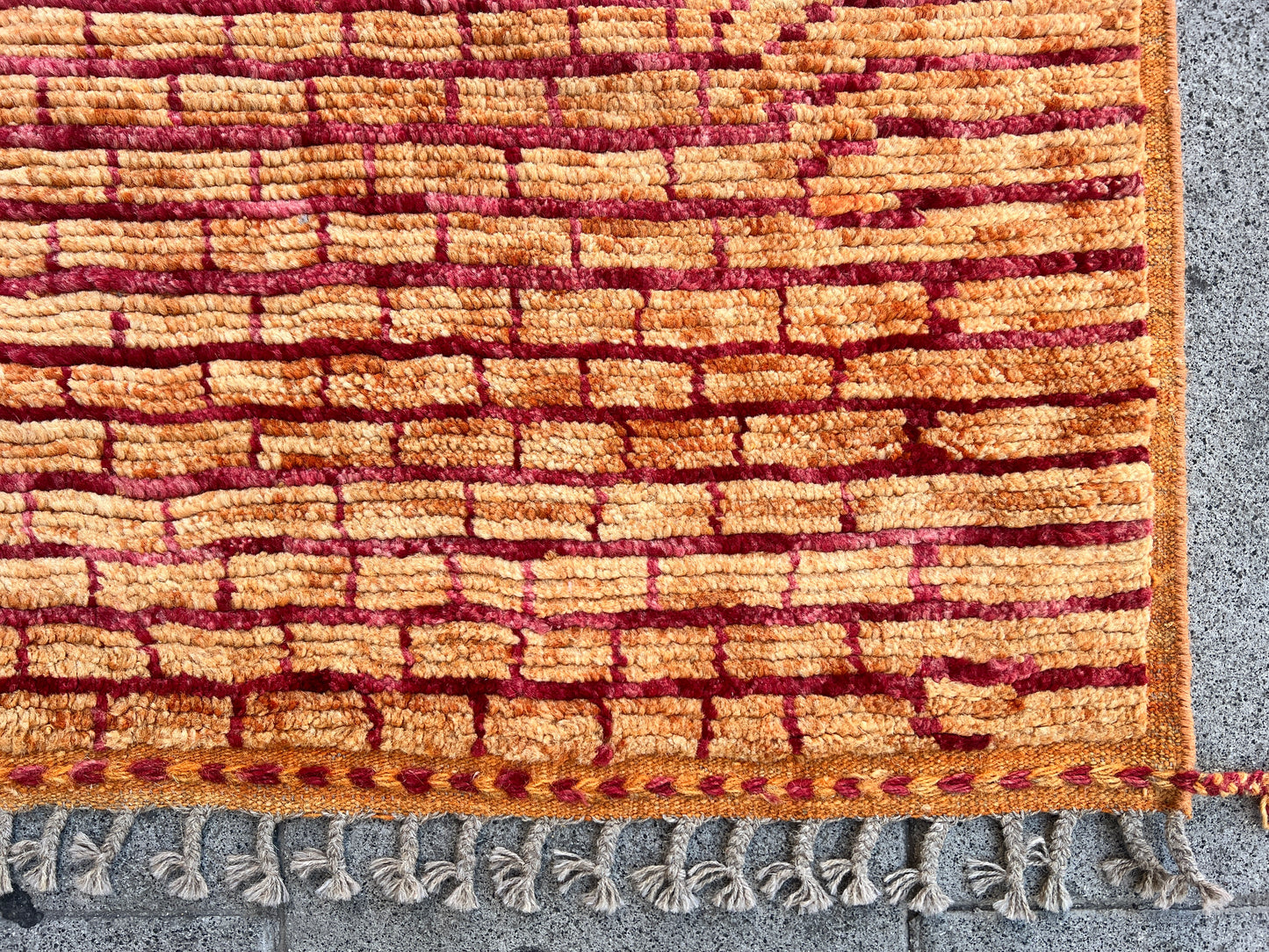 Contemporary design rug